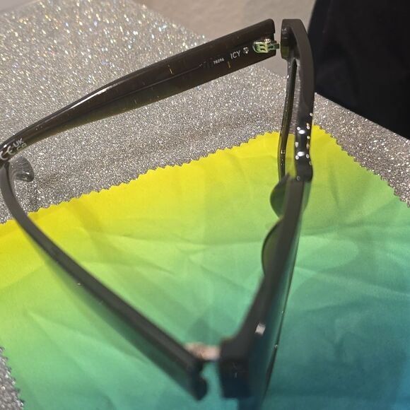 Quay Australia Icy Oversized Sunglasses- Green Frame/Brown Lens - Picture 8 of 8